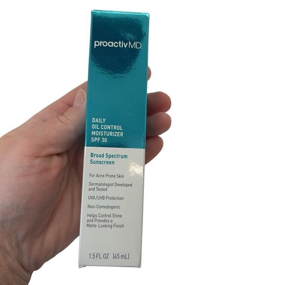 PROACTIV MD DAILY OIL CONTROL MOISTURIZER SPF 30 SPECTRUM SUNSCREEN SEAL… - Picture 3 of 13